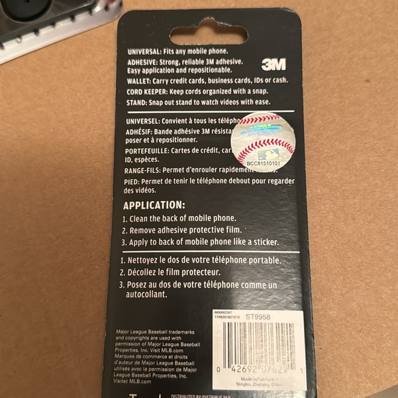 3 in 1 Universal mobile wallet. Official MLB merchandise. Total 7 - Picture 2 of 3